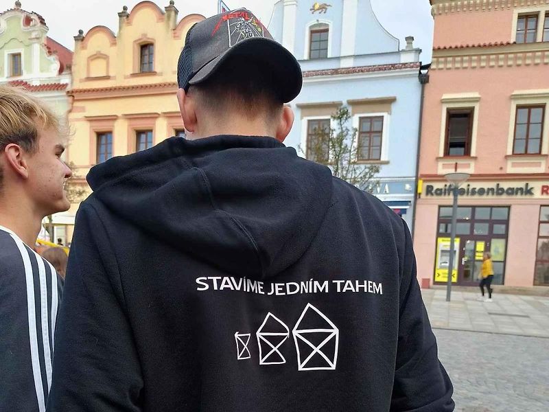Tak vypadaly hrátky s těžkou silniční technikou na náměstí v Havlíčkově Brodě. Podívejte se