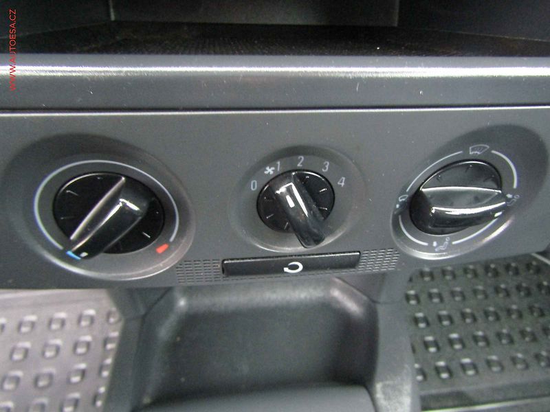 Škoda Fabia (2007) 1.2 i, ČR, zmk.řazení - fotka 13 z 16
