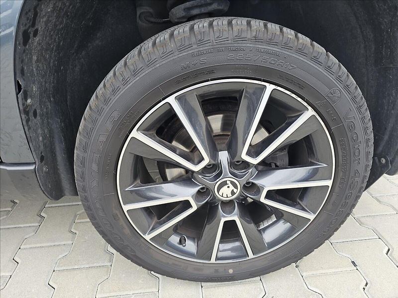 Škoda Yeti 1,4 TSi 90KW Adventure NAVI TZ - fotka 39 z 44
