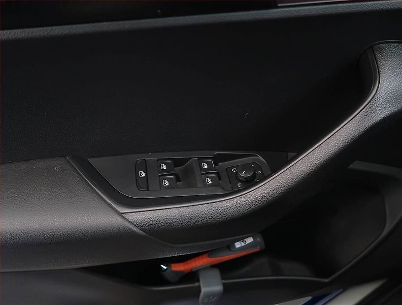 Škoda Karoq (2021) Sportline 1.5 TSI, digi klima - fotka 27 z 27