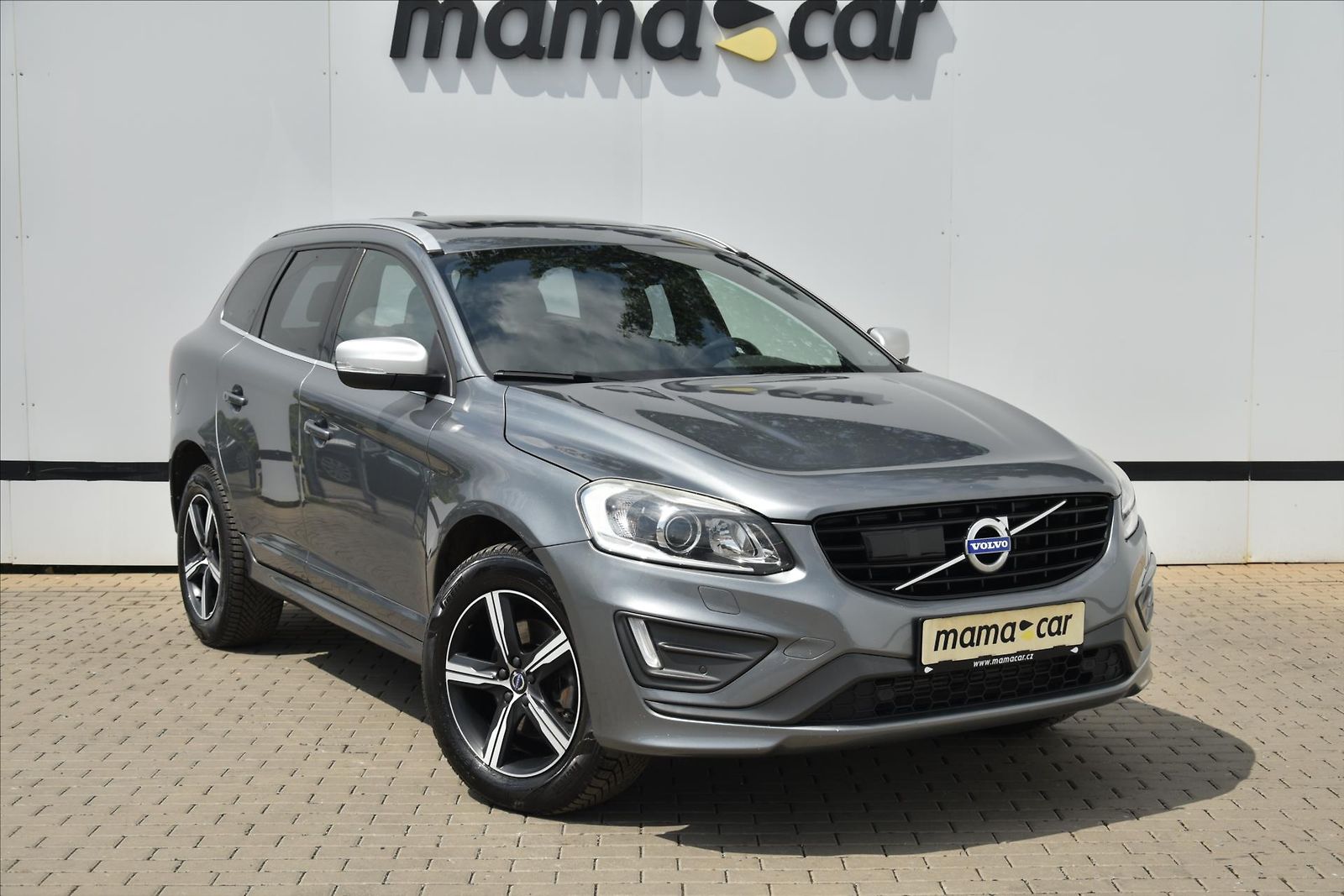 Volvo XC60 2.0 T6 225kW AWD R-DESIGN ČR