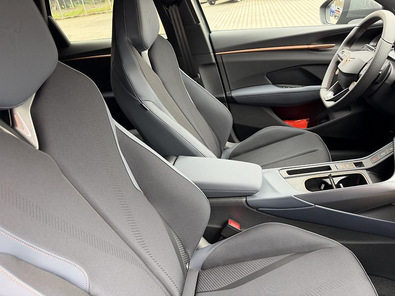 Cupra Terramar (2026) 2.0TSI 150kW 4WD R20 ZÁRUKA 5! - fotka 34 z 44
