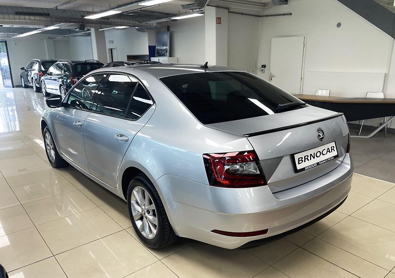 Škoda Octavia 1,5TSI Style Sport, ČR, 1.MAJ. - fotka 4 z 21