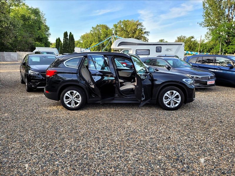 BMW X1 X-drive25e,4x4,M-sport,led - fotka 18 z 50