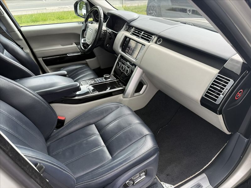 Land Rover Range Rover 4,4 AUTOBIOGRAPHY SDV8 - fotka 18 z 23