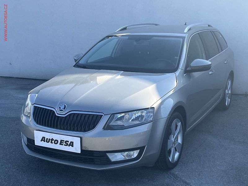 Škoda Octavia (2014) 1.6 TDi, DSG, STK 12/27 - fotka 3 z 14