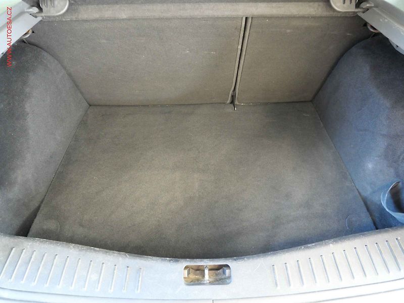 Ford Focus (2008) 1.6i, AC, temp - fotka 7 z 18