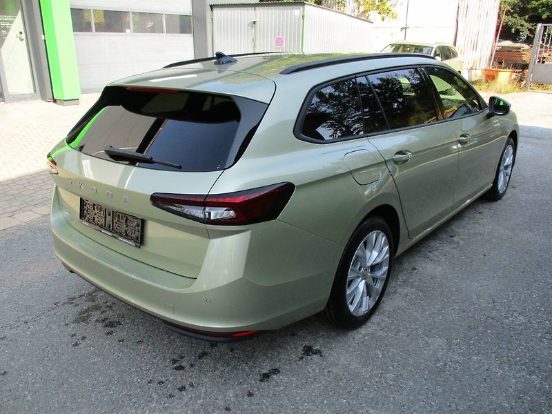 Škoda Superb Combi Selection 2,0TDI 110kW D - fotka 4 z 13