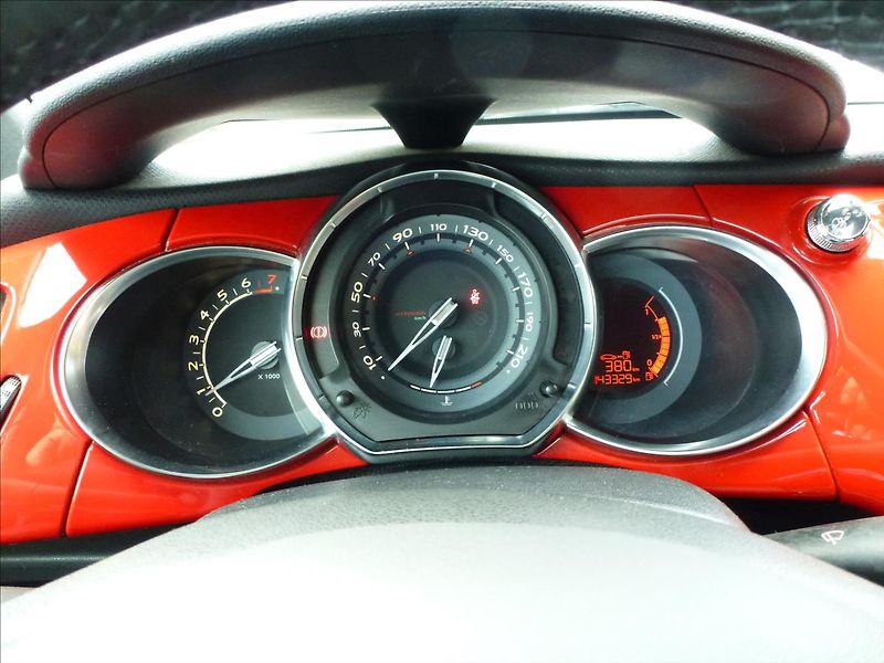 Citroën DS3 1,6 16V VTi THP SportChic - fotka 30 z 46