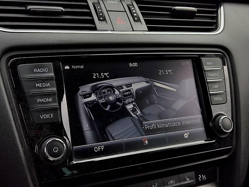 Škoda Octavia (2013) Combi Elegance plus 2,0 Tdi 11 - fotka 12 z 37