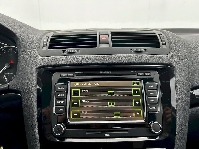 Škoda Octavia (2012) Combi 2.0 TDI 103kW 4x4 MP6 L& - fotka 13 z 33