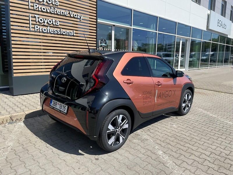 Toyota Aygo 1,5 STYLE SMART - fotka 5 z 10