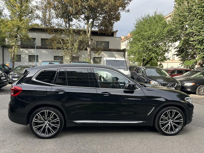 BMW X3 (2018) 30D xDRIVE LUXURY LINE - fotka 8 z 46