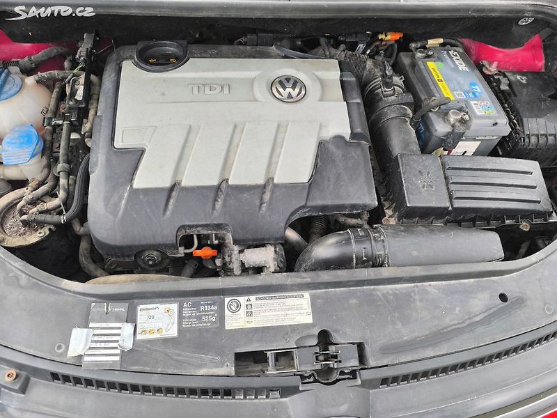 Volkswagen Golf Plus 2.0TDI,KRÁSNÝ,VÝBAVA,135KM - fotka 20 z 25