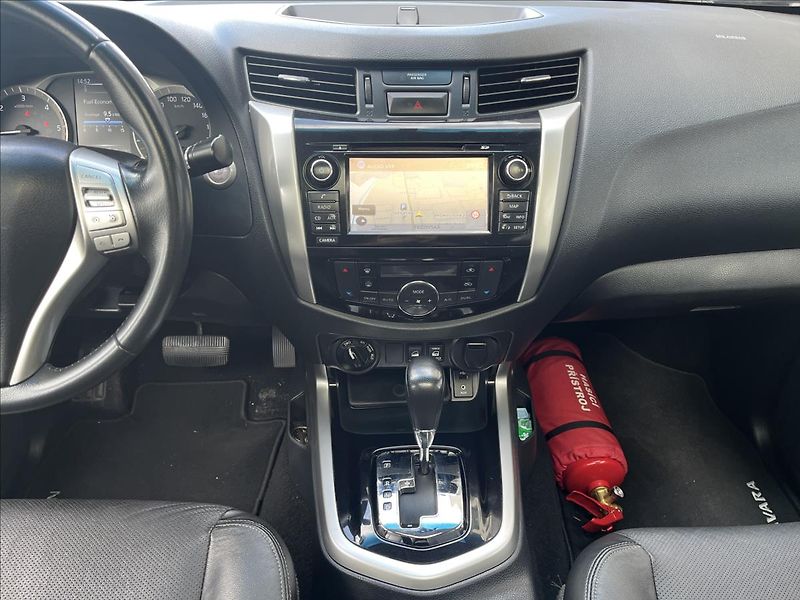 Nissan Navara 2,3 dCi  Tekna NP300 AT - fotka 15 z 39