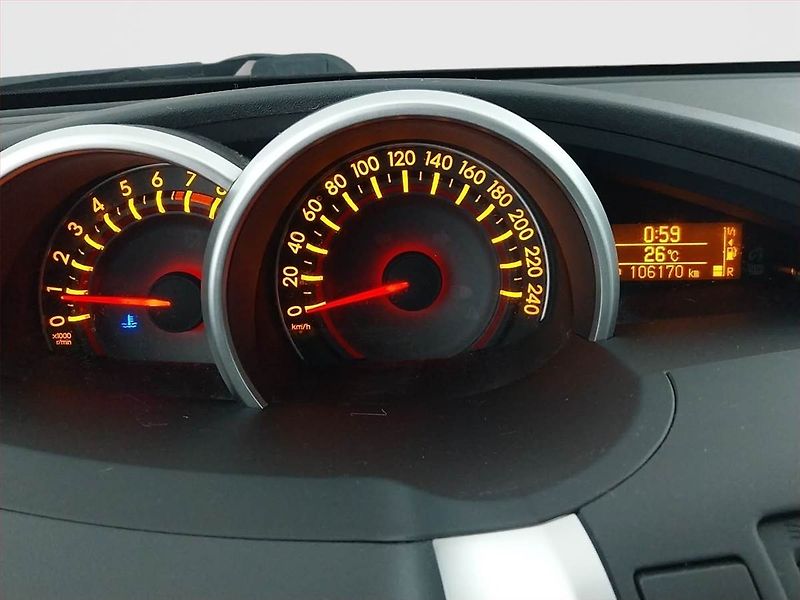 Toyota Verso (2012) 1.8 Valvematic, Navi, Tempomat - fotka 11 z 19