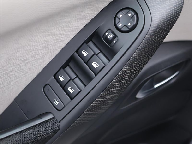 Citroën C4 Picasso 1,6 HDi 88kW Aut. Feel CZ - fotka 15 z 30