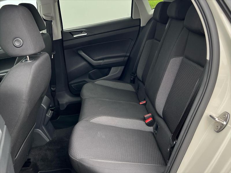 Volkswagen Polo 1,0 TSi 81kW 7DSG LIFE - fotka 13 z 24
