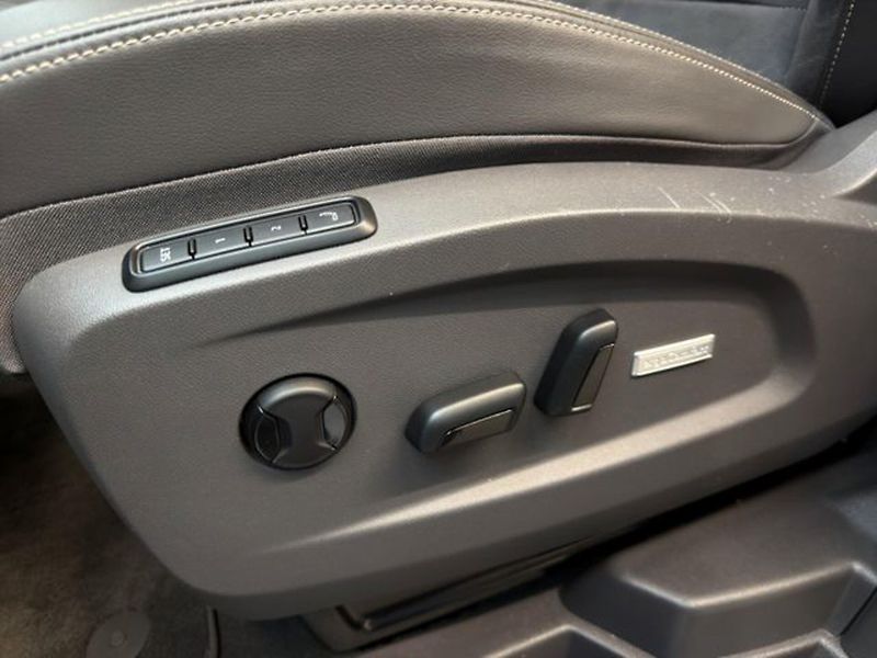 Volkswagen California eHybrid 4M Ocean HuD IQ El.dve - fotka 27 z 31