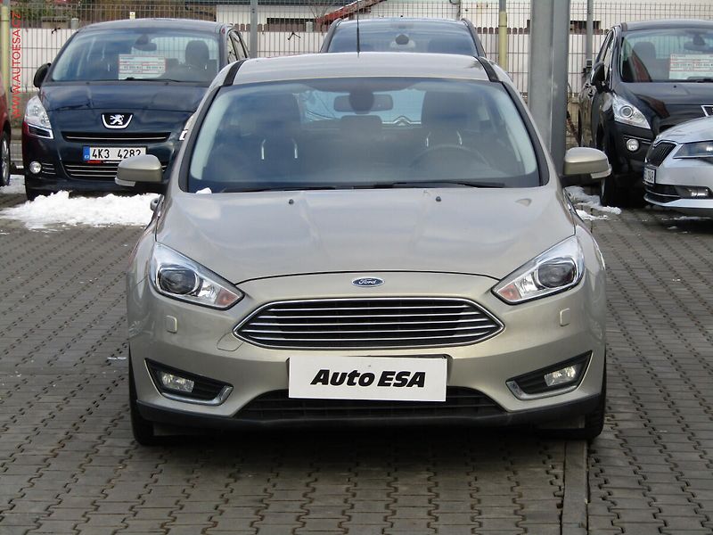 Ford Focus (2015) 1.5 EB, AT, bixen, autoAC - fotka 2 z 18