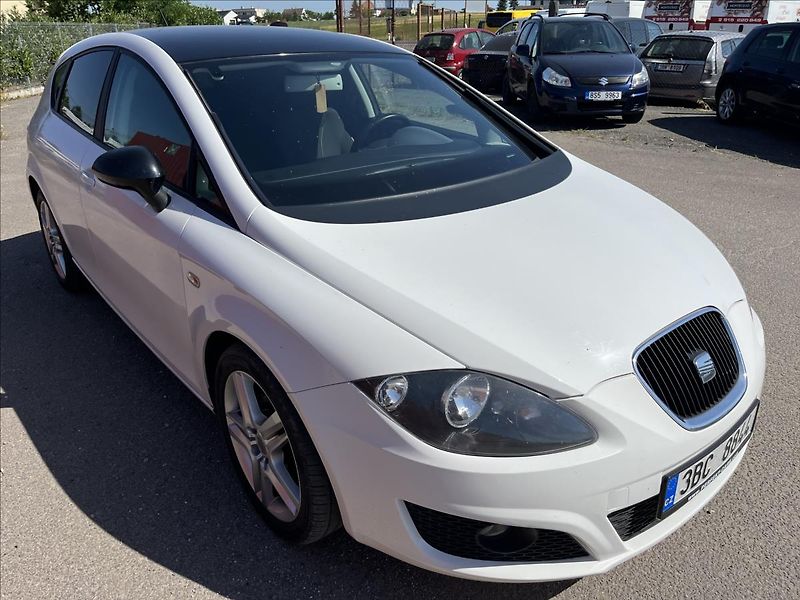 Seat Leon 2,0 TDi STYLE ROZVODY KLIMA - fotka 3 z 37