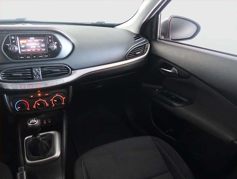 Fiat Tipo (2017) 1.4 16V, Serv.kniha, Navi - fotka 8 z 14