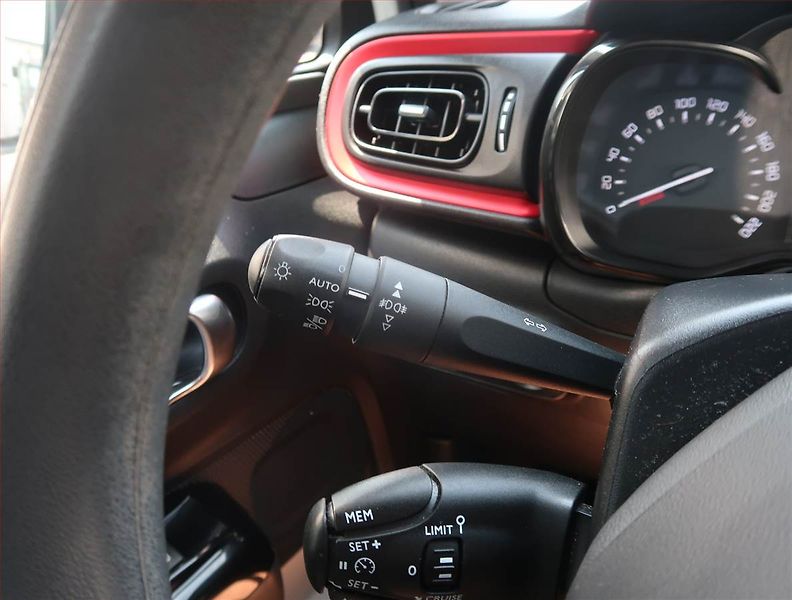 Citroën C3 (2021) C-Series 1.2 PureTech, LPG, ČR - fotka 16 z 25