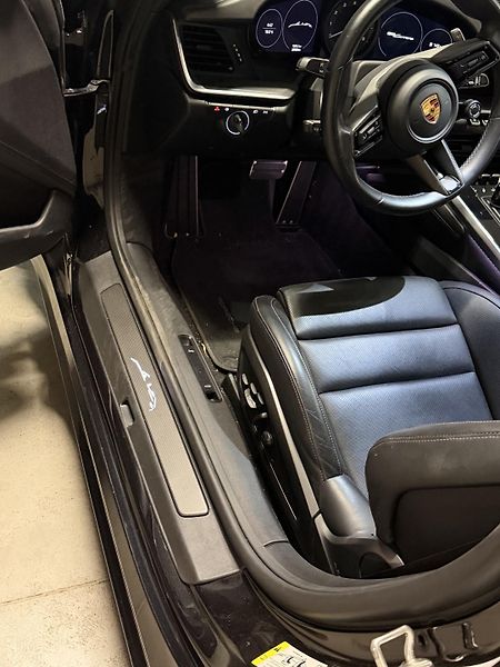 Porsche 911 (2022) Porsche cabrio 911 model 992 - fotka 13 z 30