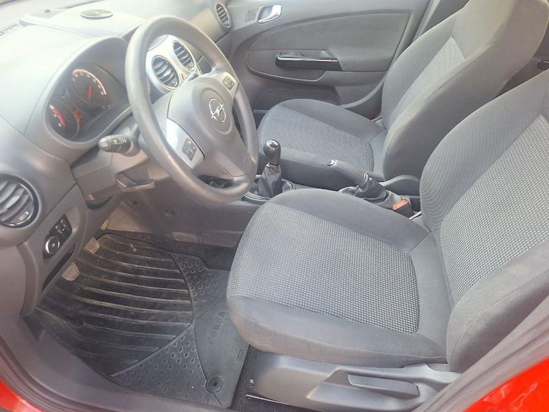 Opel Corsa 1,0 - fotka 5 z 19