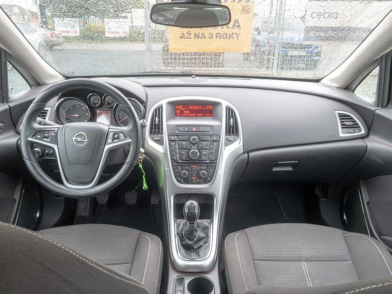 Opel Astra (2010) 1.7D 81KW – 2x KOLA - fotka 12 z 44