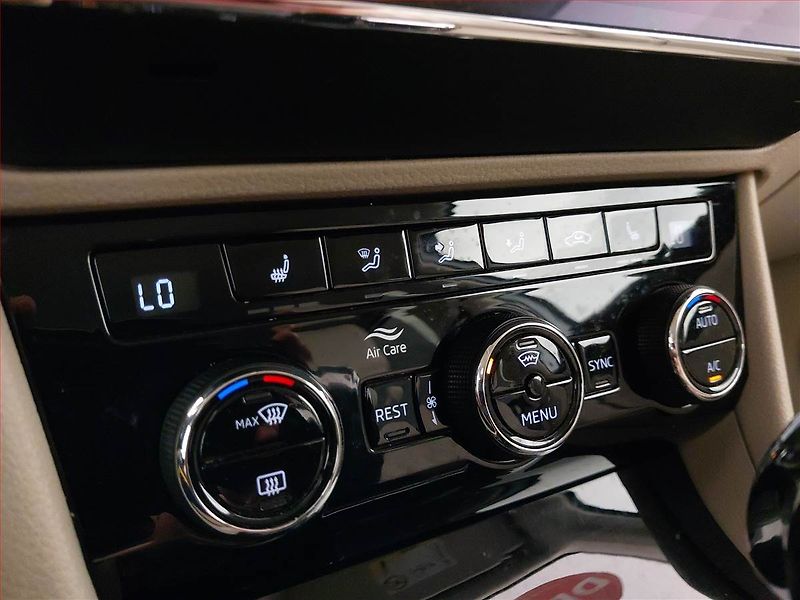 Škoda Superb (2018) Laurin&Klement 2.0 TDI, 4X4 - fotka 26 z 32