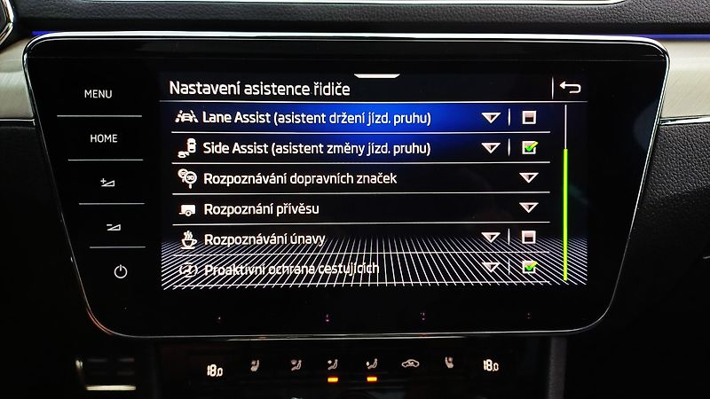 Škoda Superb L&K 147kW TDI 4x4 WEBA-PANO-TZ - fotka 43 z 50