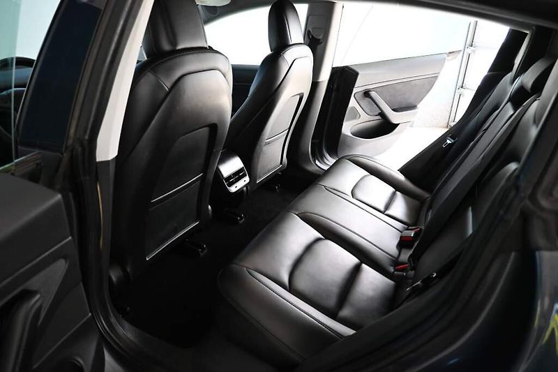Tesla Model 3 (2019) RWD LED Kamera Range Plus 225K - fotka 9 z 34