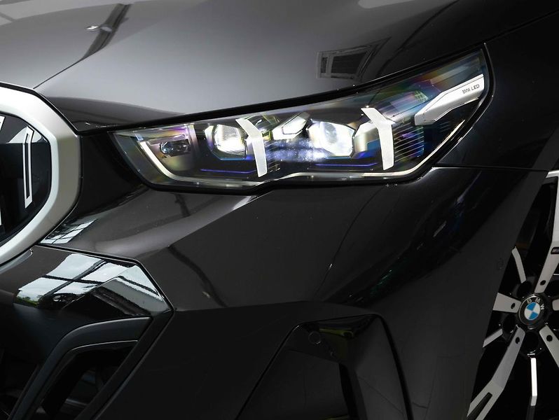 BMW Řada 5 540d xDrive Touring - fotka 7 z 22