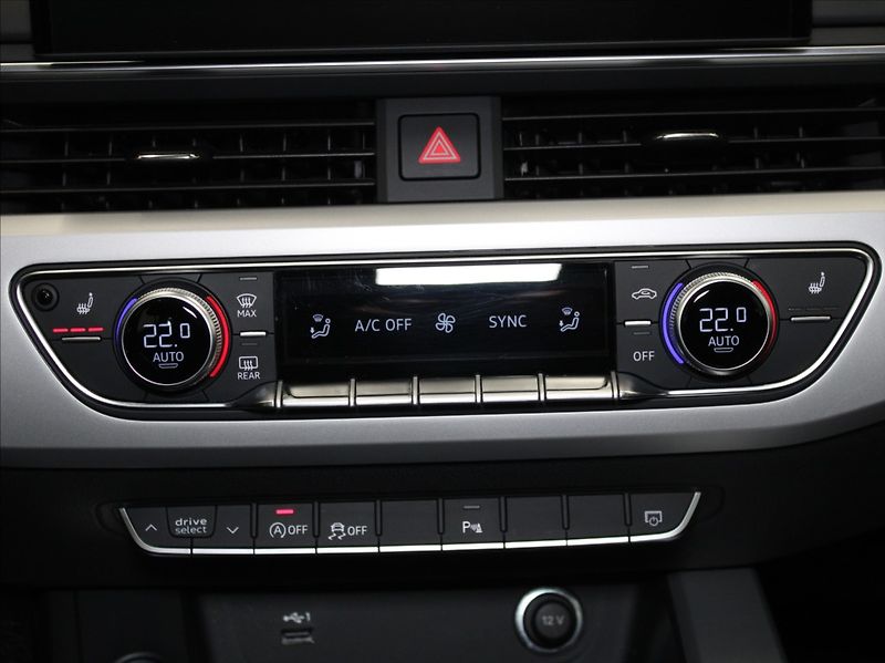 Audi A4 2,0 TFSi 150kW Avant ACC LED - fotka 17 z 28