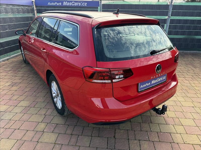 Volkswagen Passat 2.0 TDI Business/Virtual - fotka 6 z 26