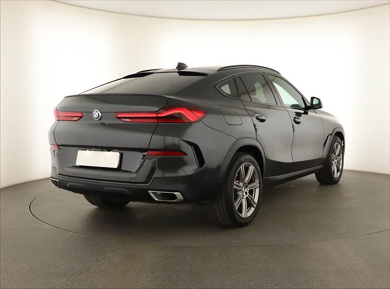 BMW X6 (2021) xDrive40d - fotka 5 z 21