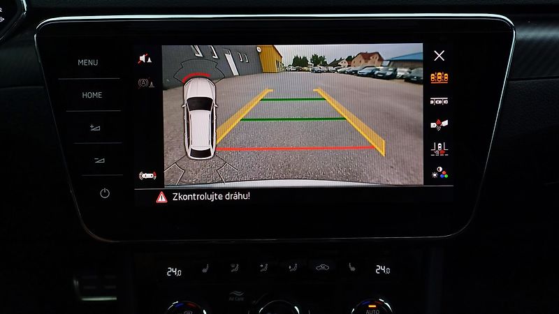 Škoda Superb 2.0TDI 140kW 4x4-WEBA-PANO-DPH - fotka 43 z 49