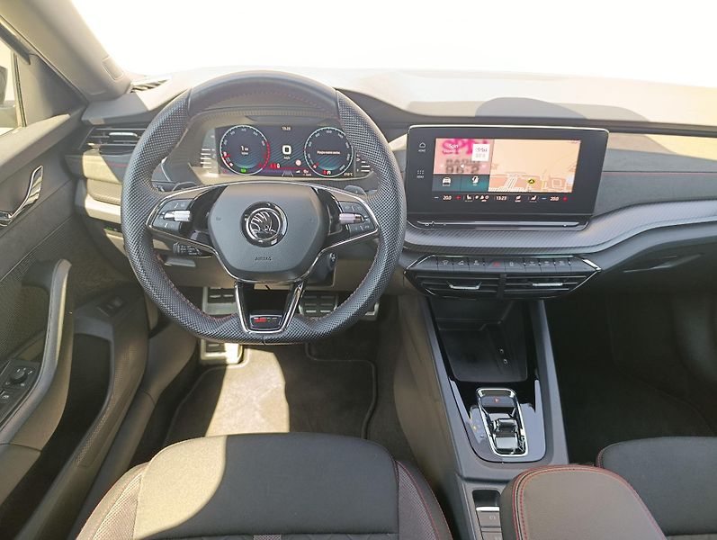 Škoda Octavia RS 2.0TSI 180kW ČR 1.MAJ DPH - fotka 20 z 31