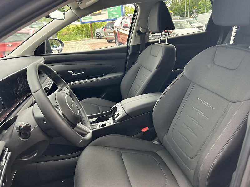 Hyundai Tucson 25 1,6 TGDI 2WD DCT STYLE 18 - fotka 14 z 29