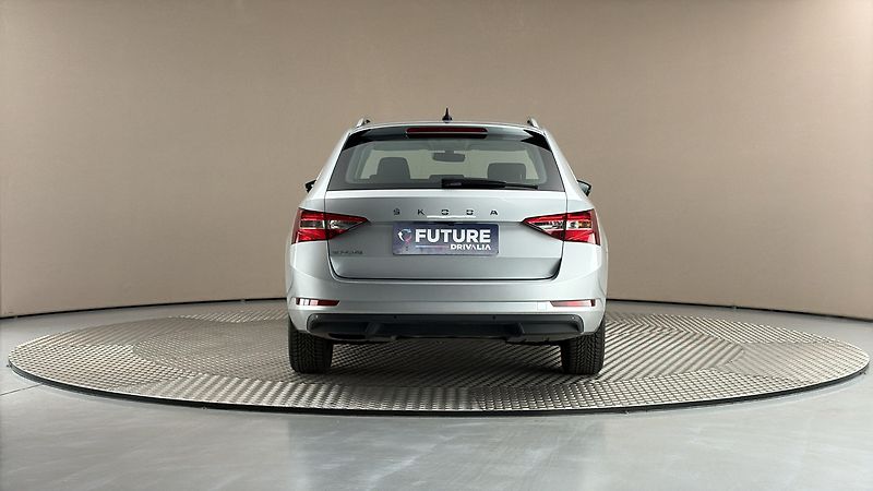 Škoda Superb 2.0 TDI Style Combi - fotka 5 z 27
