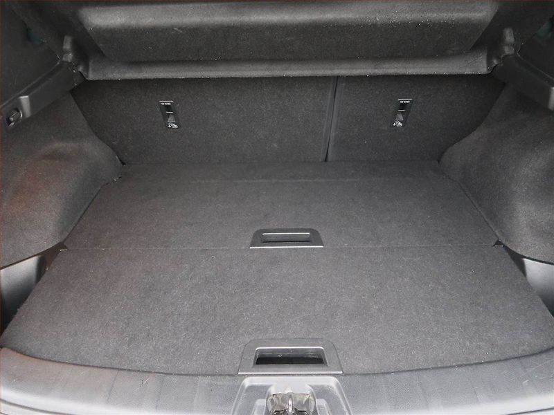 Nissan Qashqai (2015) 1.2 DIG-T, Tempomat - fotka 13 z 17