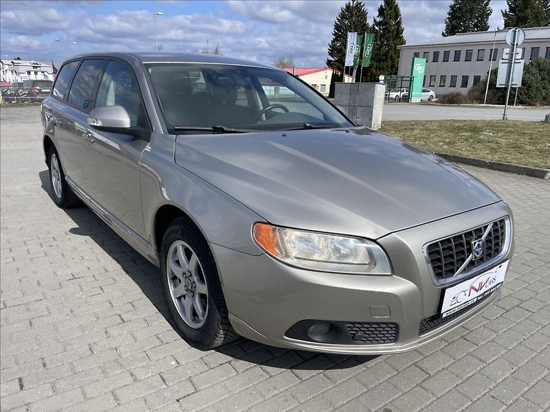 Volvo V70 2,0 d 100kw Momentum Kinetic o - fotka 31 z 31