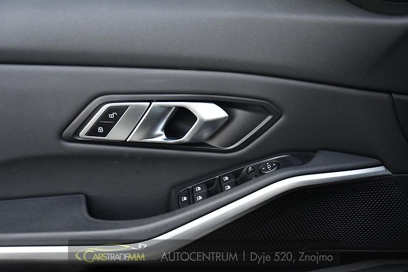 BMW Řada 3 320D xDrive 2xALU 1M ČR - fotka 30 z 54