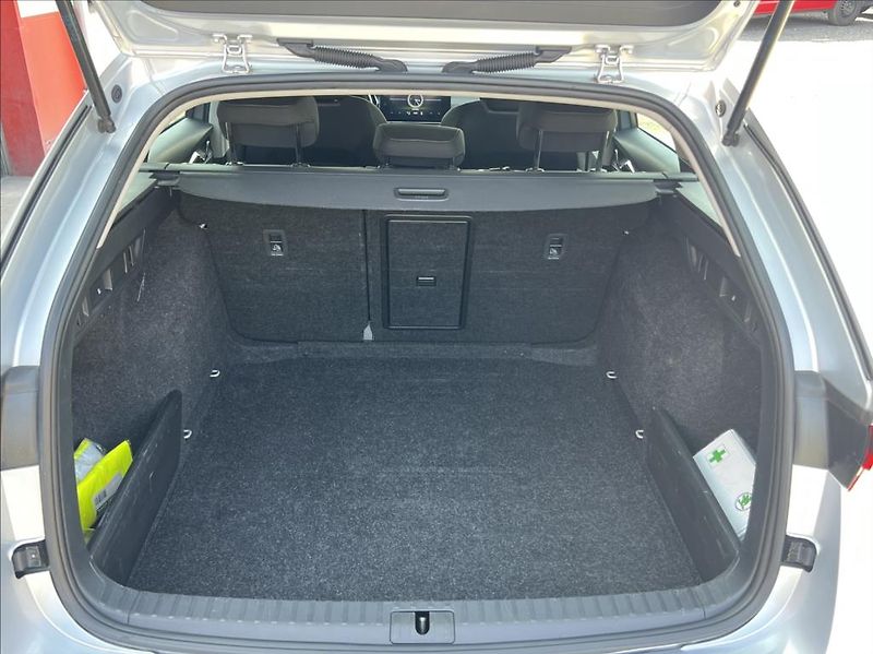 Škoda Octavia 2,0 TDi EXECUTIVE DSG - fotka 15 z 30