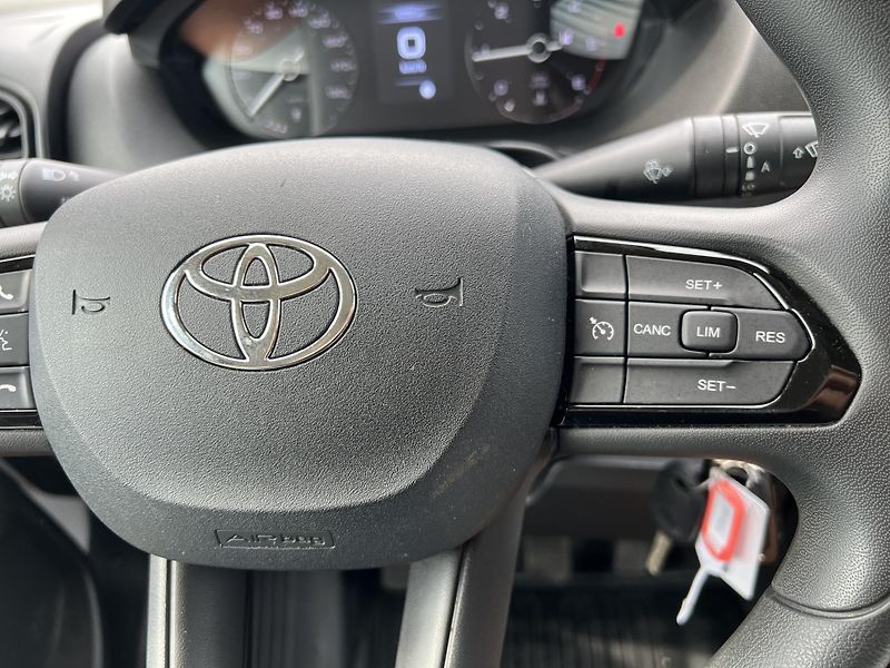 Toyota Proace Max 2.2D L2H2 Active ČR 1.MAJ DPH - fotka 16 z 35