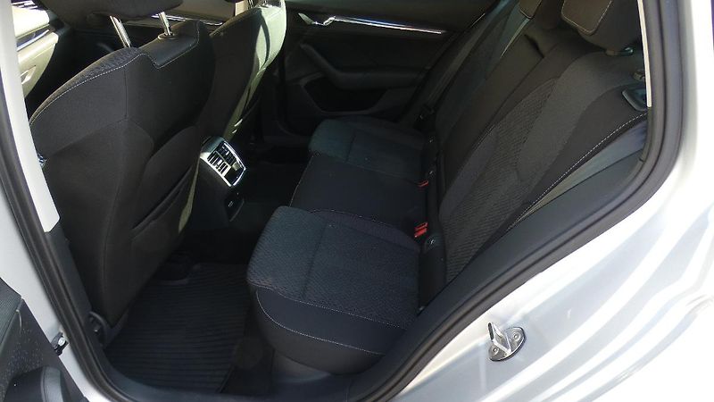 Škoda Octavia 2,0 TDI Style DSG 110 kW - fotka 19 z 24