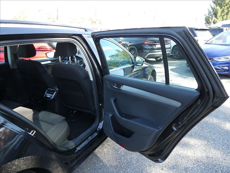 Škoda Superb 1,6 TDi DPH 2x kola,po servise - fotka 20 z 34