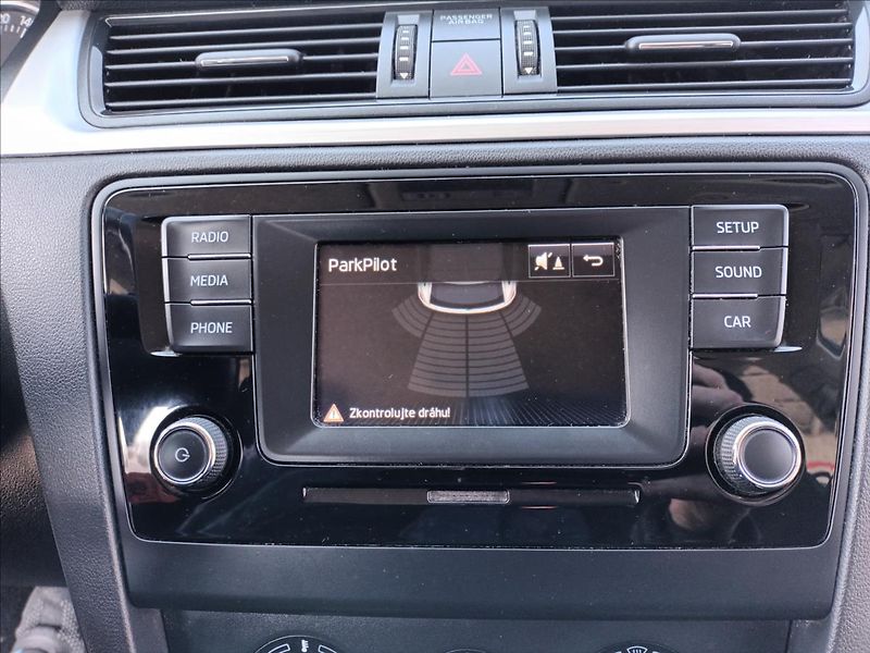 Škoda Rapid 1,2 TSI,81KW,KLIMA,PARKING, - fotka 33 z 39