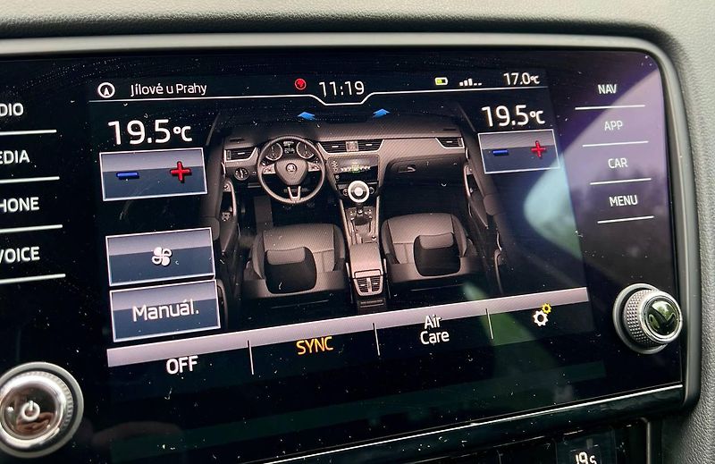 Škoda Octavia (2018) III FL COMBI 2.0 TDI DSG - fotka 22 z 28